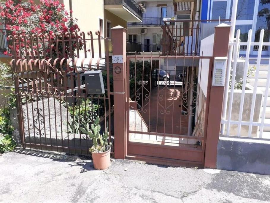 Appartamento Da Nella Giardini Naxos Exterior foto